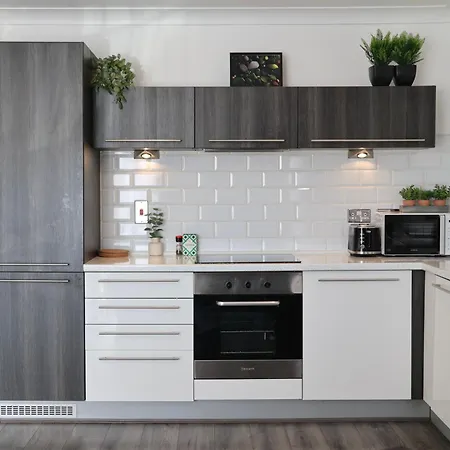 Apartment Haven - 2-bed, 2-bath - Parking - Bullring, O2 Academy